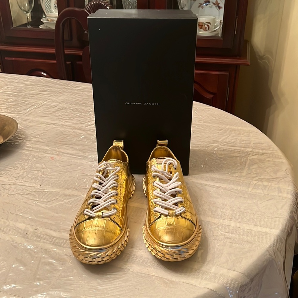 Brand New Golden Embossed Giuseppe Zanotti Men’s Sneakers size 9